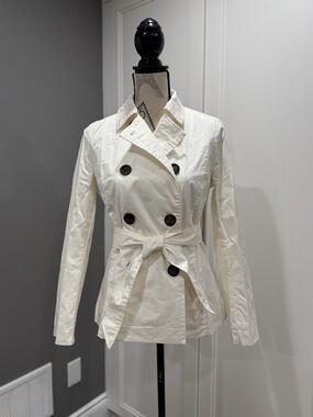 Women’s White Double-Breasted Trench Coat with Belt